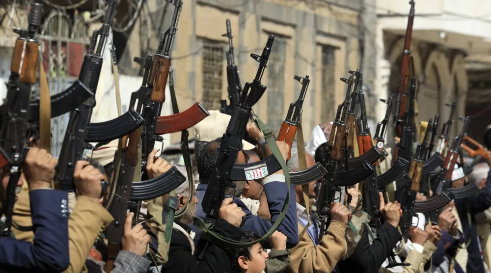 الحوثيون اعتقلوا نحو 60 موظفاً أممياً تحت مزاعم التجسس لمصلحة إسرائيل وأميركا (إ.ب.أ)