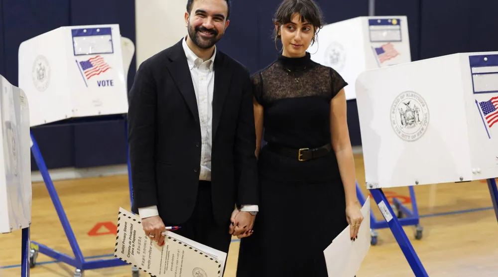 راما دوجي وزوجها زهران ممداني عمدة مدينة نيويورك (رويترز)