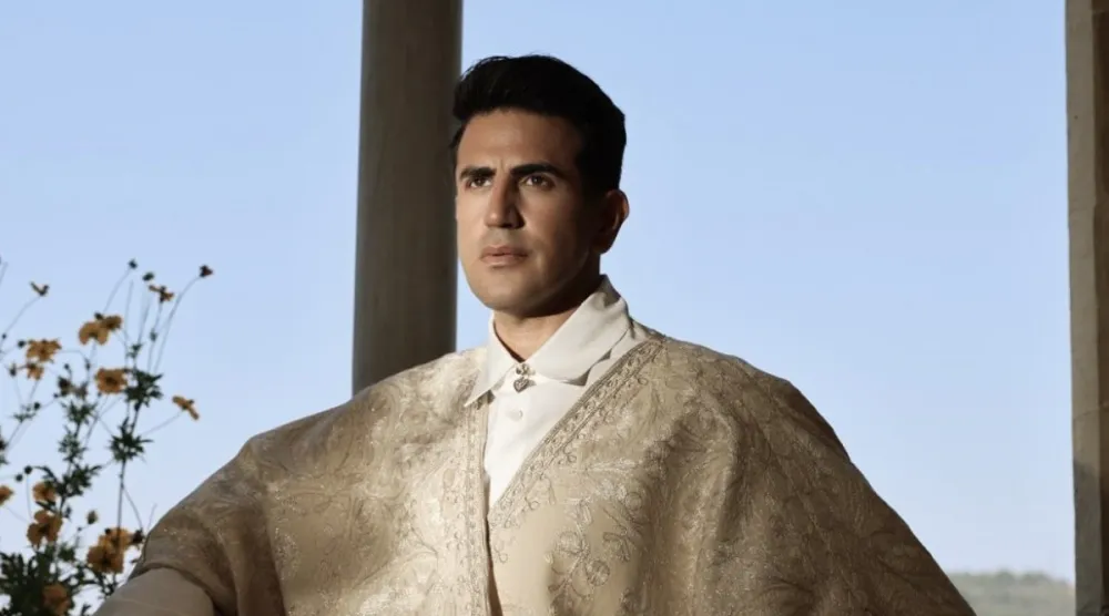 يرى شليطا نفسه أميناً على الفولكلور اللبناني (جو شليطا)