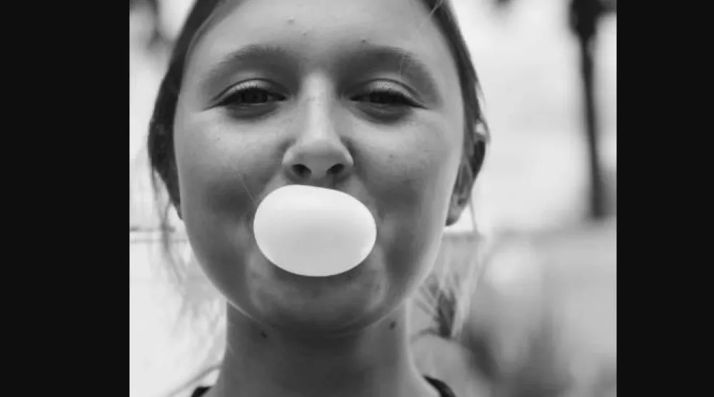 بعض أنواع العلكة تضم كميات صغيرة من مكونات مثيرة للجدل (بيكسيلز)