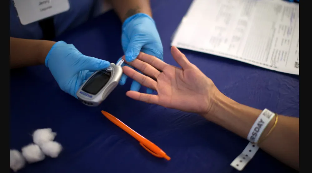 مع وجود حالات صحية مثل داء السكري من الضروري ممارسة الرياضة بانتظام (رويترز)