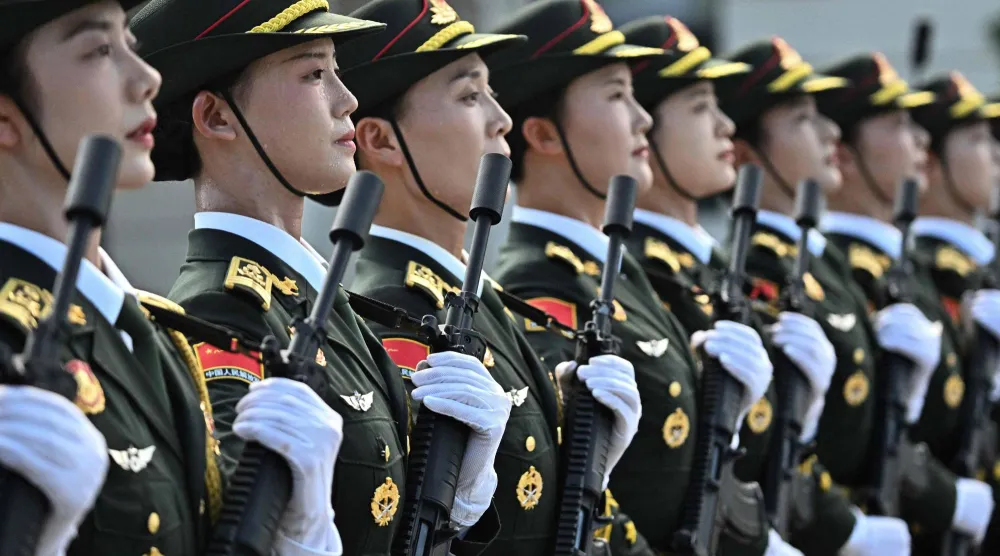 أفراد من الجيش الصيني (أ.ف.ب)