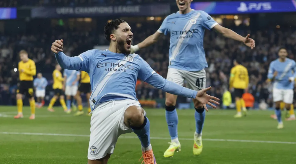 مانشستر سيتي يبستضيف ليفربول وهو منتشي أوروبياً (رويترز)