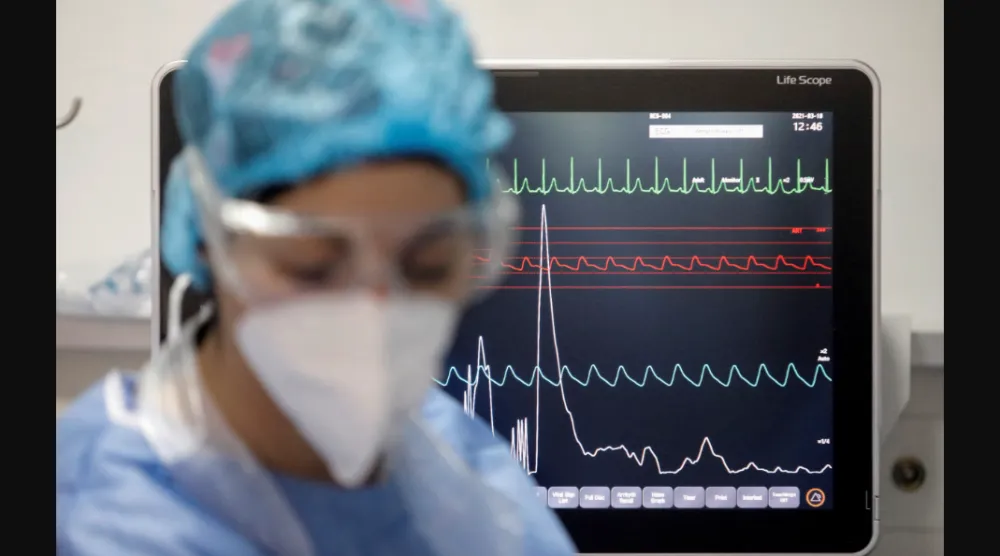 أمراض القلب التي تشمل حالات مثل النوبات القلبية والسكتات الدماغية تميل إلى إصابة كبار السن (رويترز)