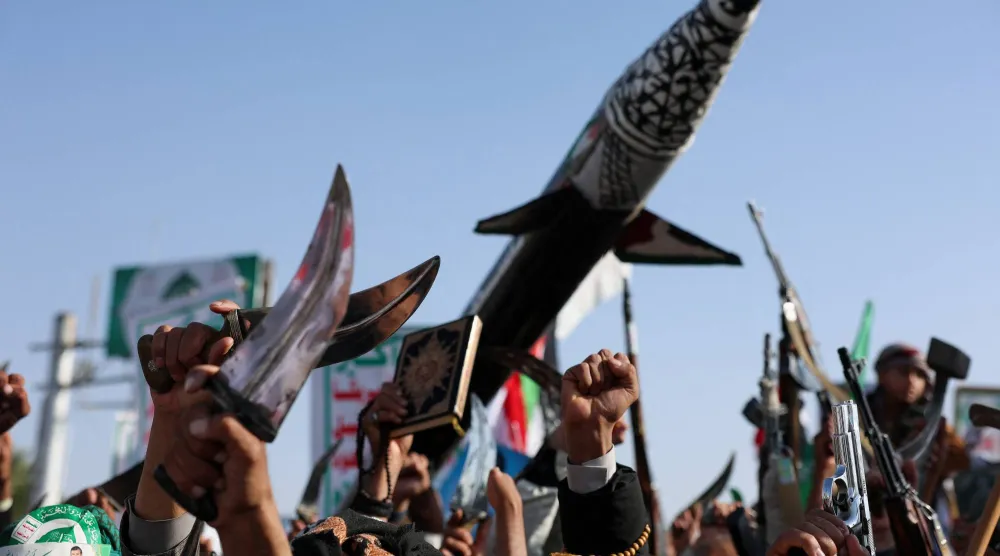 منذ انقلاب الحوثيين على الشرعية اعتقلوا آلاف اليمنيين (رويترز)