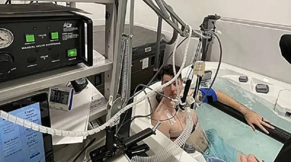 يحتاج رفع درجة حرارة الجسم بالعلاج الحراري إلى قضاء وقت مُنتظم في الساونا أو حوض الاستحمام الساخن (جامعة أوريغون)