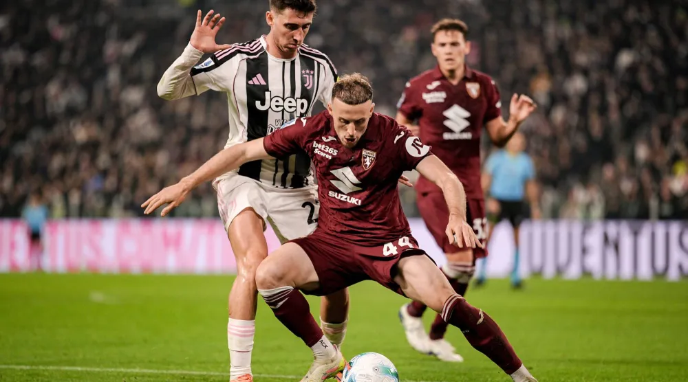 يوفنتوس اكتفى بالتعادل مع تورينو (أ.ب) 