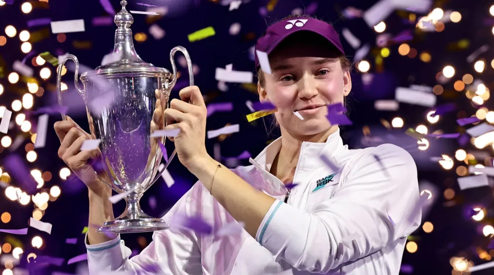 النجمة الكازاخستانية حققت انتصارات على شفيونتيك وأنيسيموفا وبيغولا (أ.ف.ب)