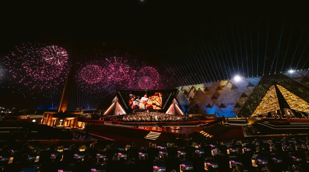 جانب من حفل افتتاح المتحف الكبير بجوار أهرامات الجيزة (إدارة المتحف) 