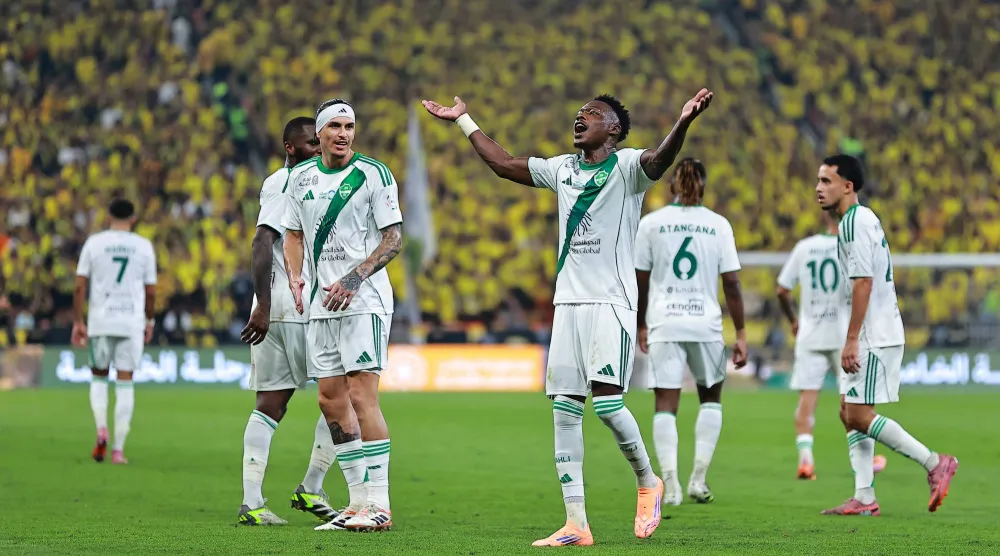 فرحة أهلاوية بالفوز في ديربي جدة (محمد المانع)