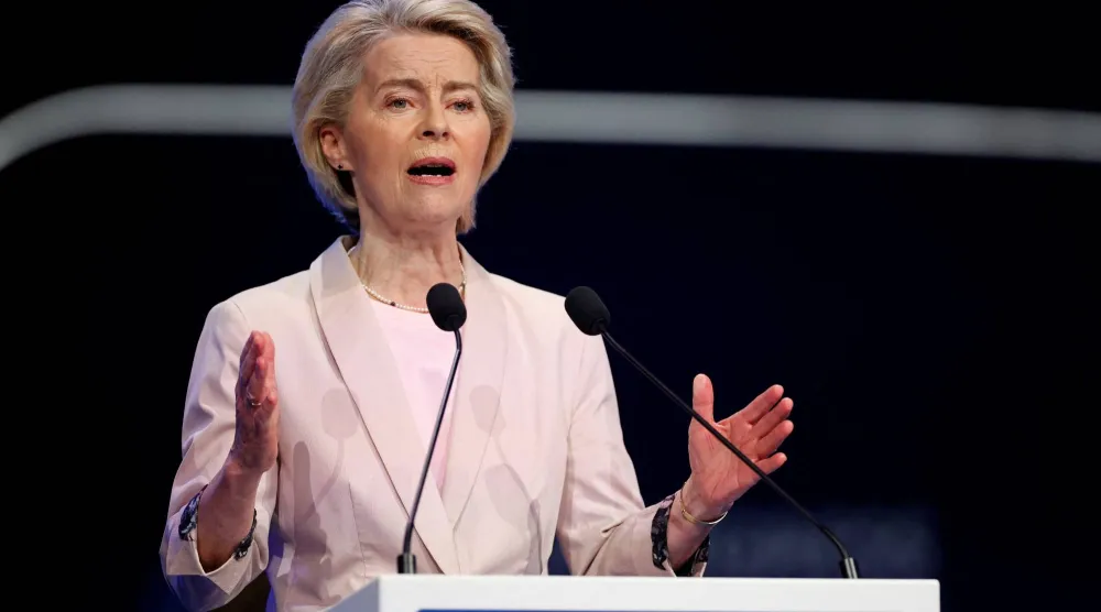 رئيسة المفوضية الأوروبية أورسولا فون دير لاين (رويترز)