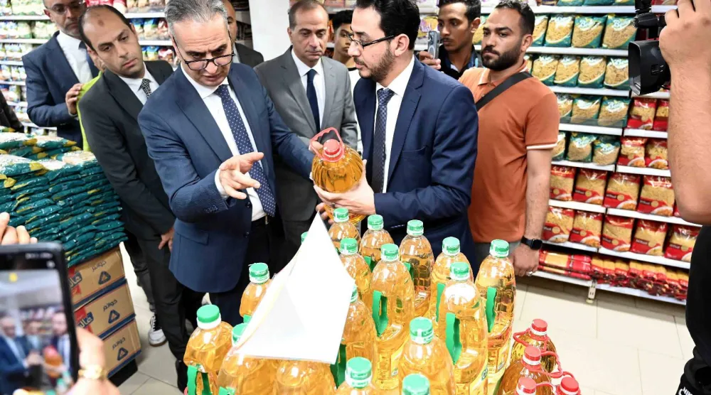 رئيس جهاز حماية المستهلك في مصر يقود حملة لمتابعة ضبط الأسعار (مجلس الوزراء المصري)