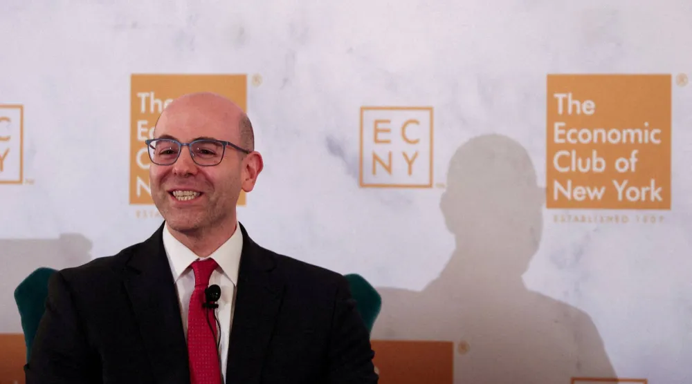 ميران يتحدث في النادي الاقتصادي بنيويورك في سبتمبر (رويترز)