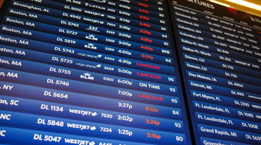 ABD tarihinin en uzun hükümet kapanışı hava yolculuğunu aksattı (AFP)