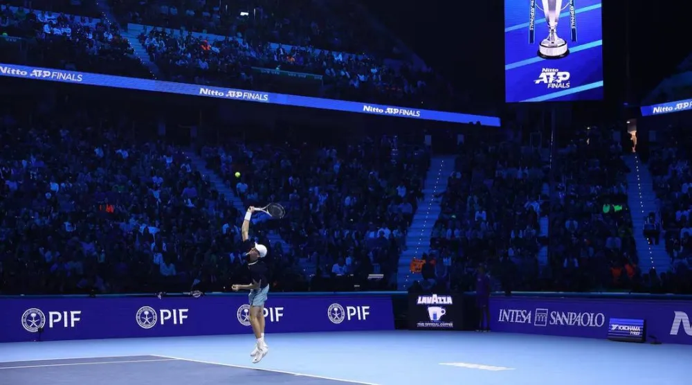 البطولة الختامية لموسم الرابطة العالمية للتنس المحترفين يشارك فيها نخبة اللاعبين (رويترز)