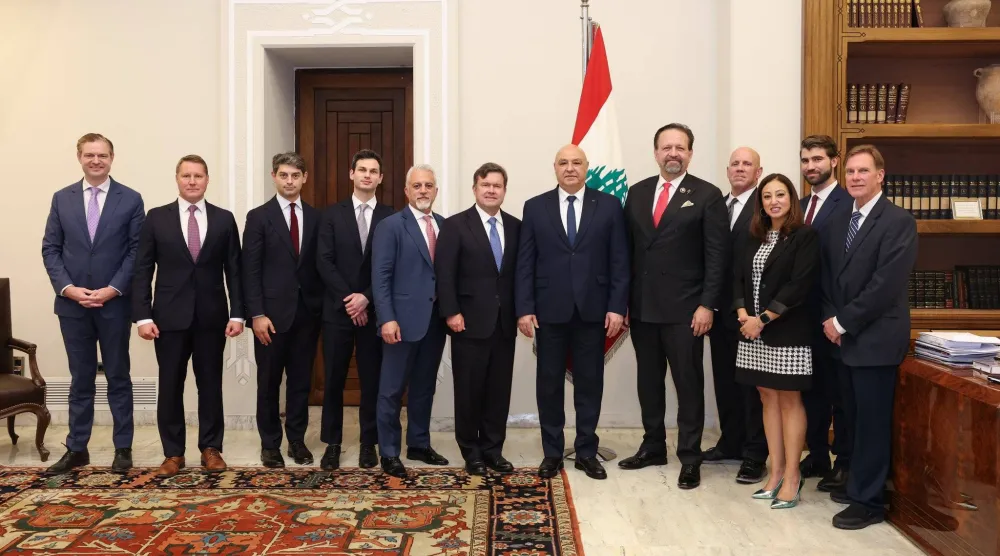 الرئيس جوزيف عون في أثناء استقباله وفد وزارة الخزانة الأميركية في قصر بعبدا (الرئاسة اللبنانية) 