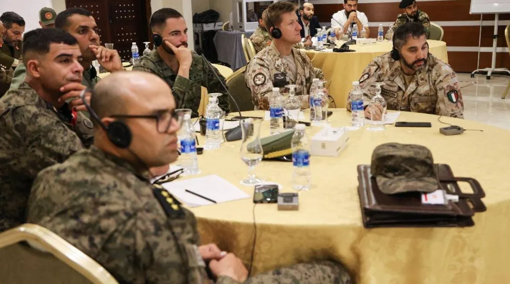 جانب من المشاركين في دورة إزالة الألغام بغرب ليبيا (إدارة التوجيه المعنوي لقوات الوحدة)