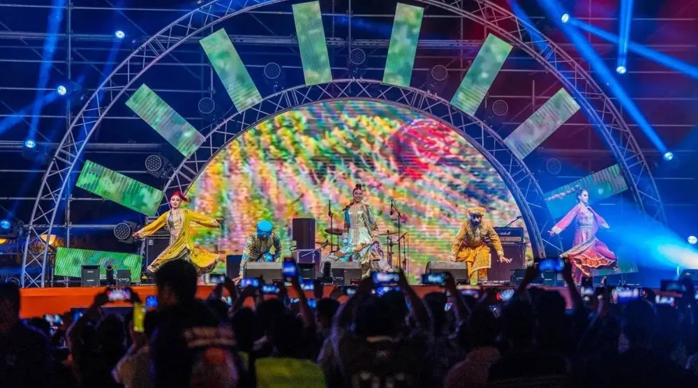 عروض ثقافية وفنية متنوّعة شهدها اليوم الأول من الفعالية (واس)