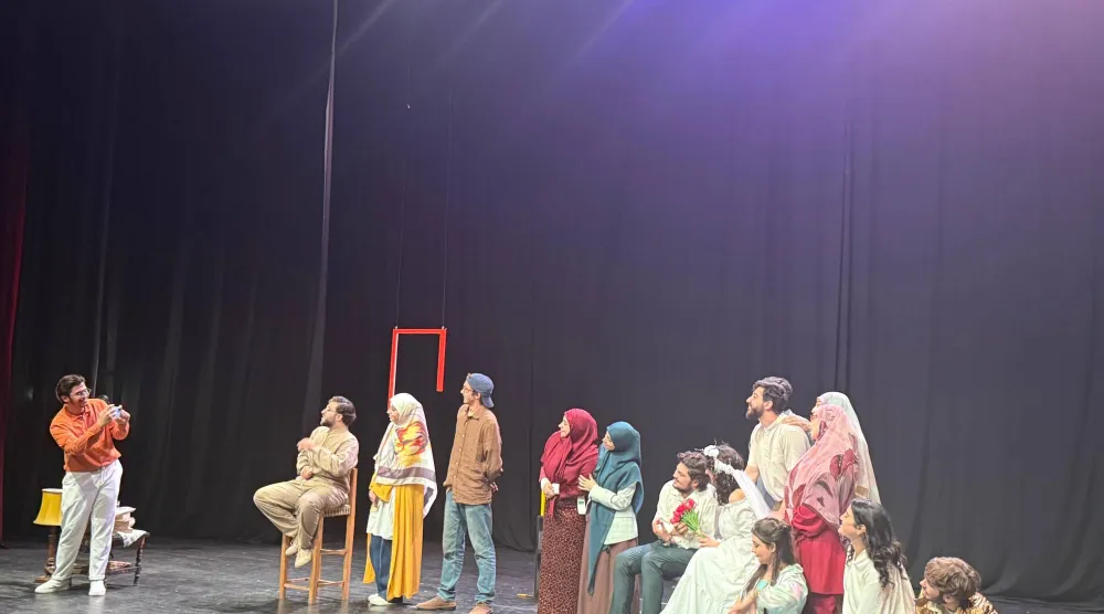 في العرس يرقص الجميع كأنهم يودّعون الحياة (الشرق الأوسط)