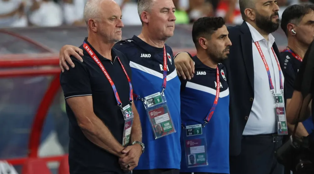 غراهام أرنولد المدير الفني لمنتخب العراق (رويترز)