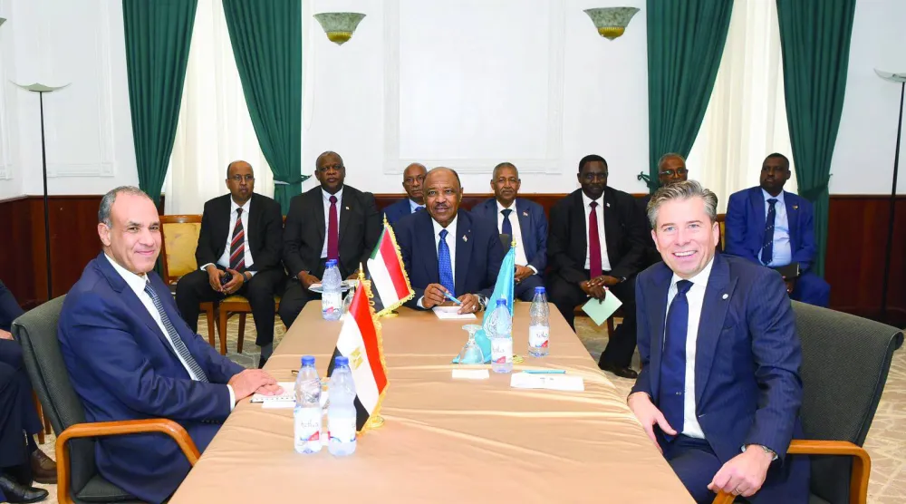 
اجتماع ثلاثي بين وزيرَي خارجية مصر والسودان ووكيل الأمين العام للأمم المتحدة للشؤون الإنسانية (الخارجية المصرية)