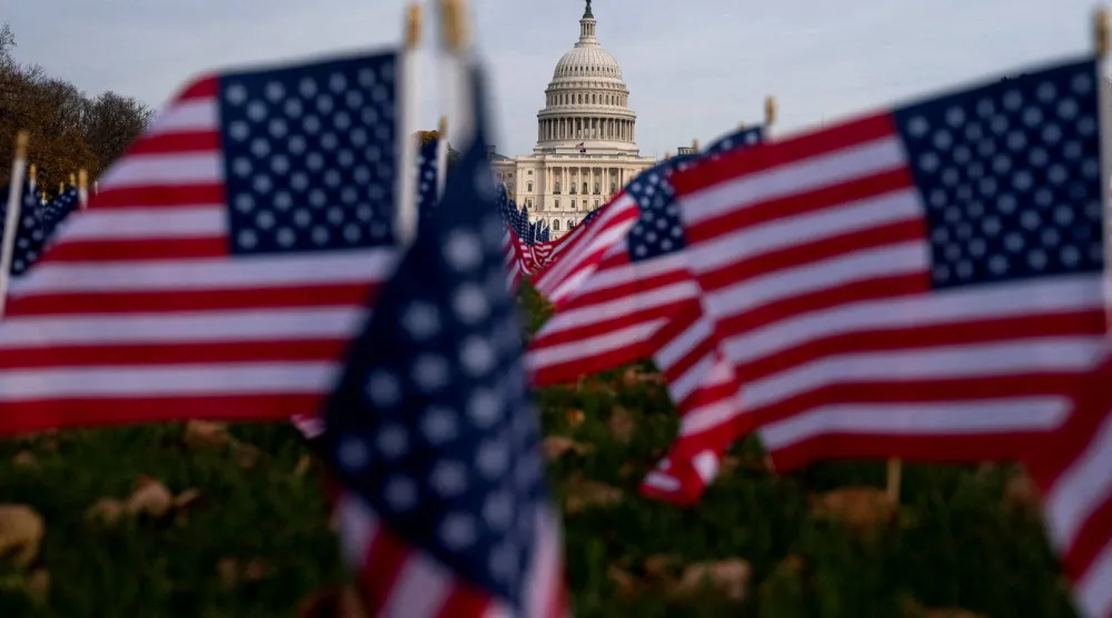 ترمب يضع حداً لأطول إغلاق حكومي في تاريخ الولايات المتحدة (رويترز)