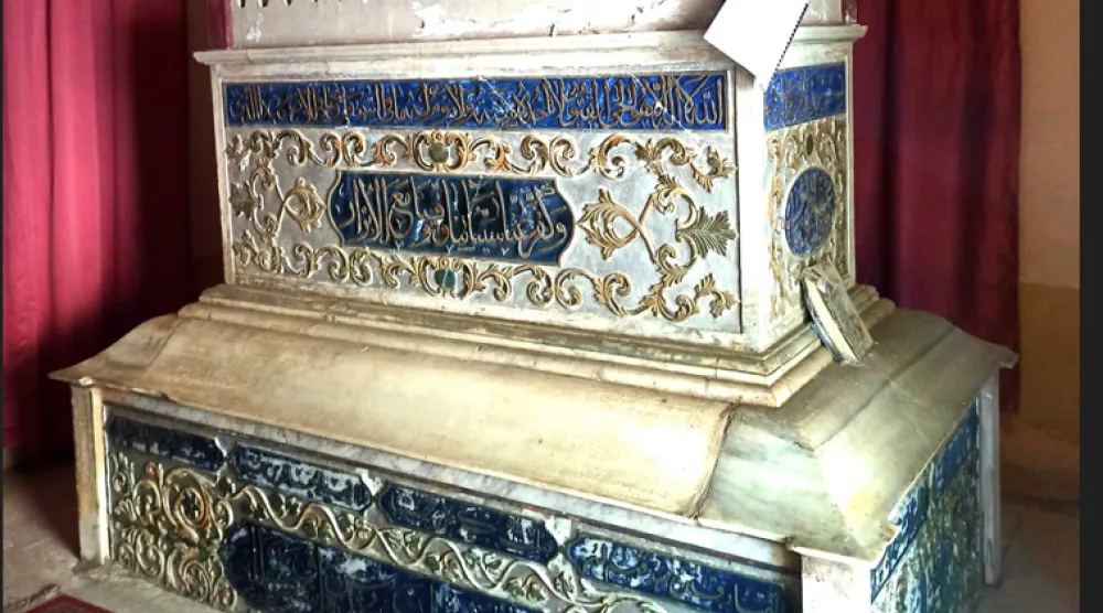 مدفن الوزير أحد أبرز الشواهد المهدَّدة (الباحث إبراهيم طايع)