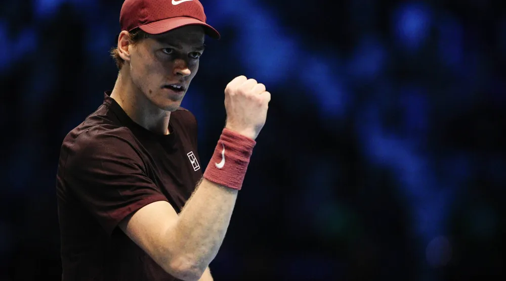 الإيطالي يانيك سينر يواصل التألق في تورينو (د.ب.أ)