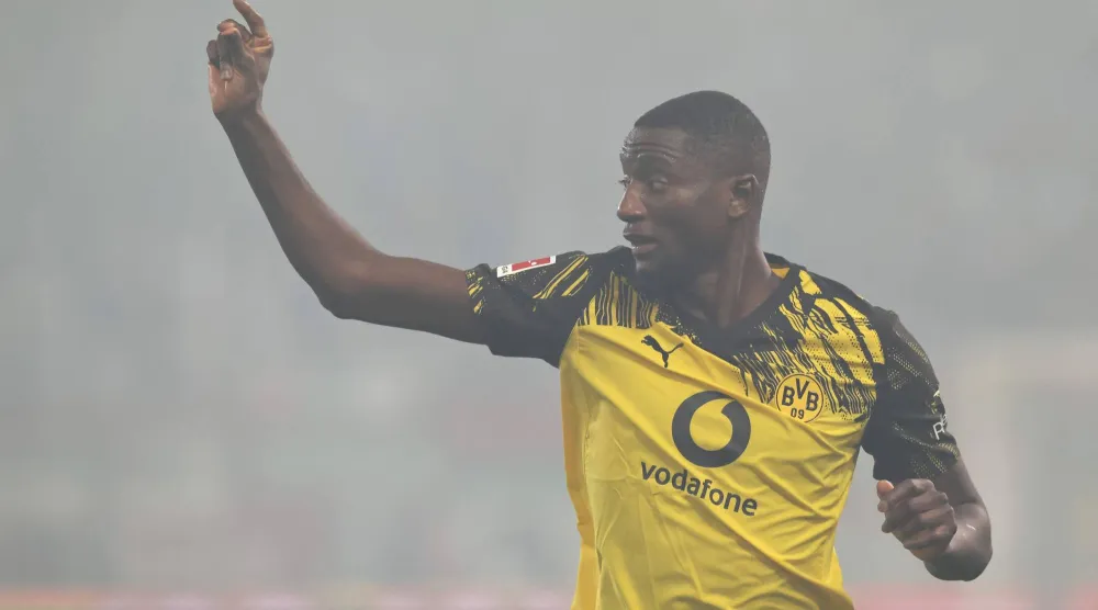 المهاجم الغيني سيرهو جيراسي (أ.ف.ب)