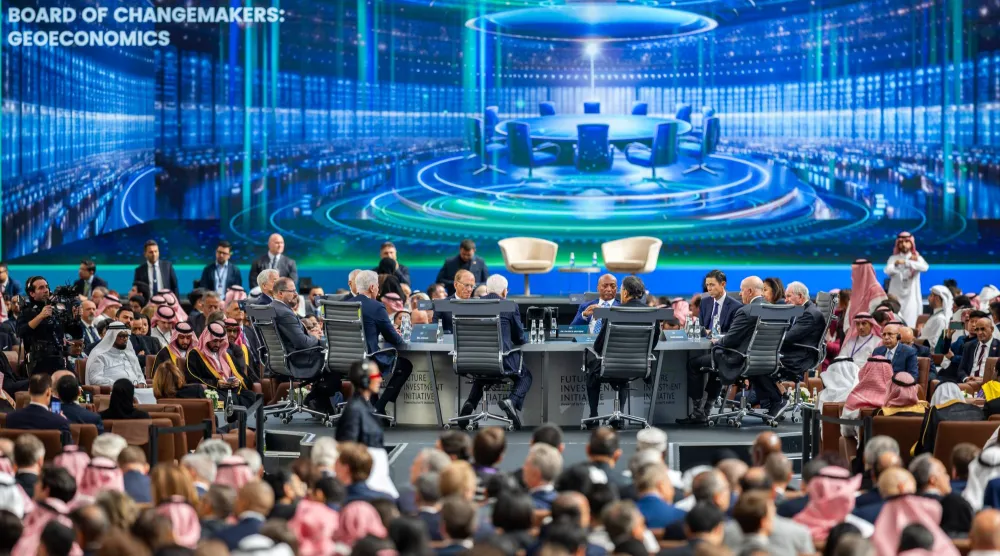 أبرز الرؤساء التنفيذيين الأميركيين جيمي ديمون (جي بي مورغان) ولاري فينك (بلاك روك) وستيفن شوارزمان (بلاكستون) في مؤتمر «مبادرة مستقبل الاستثمار» (المبادرة)