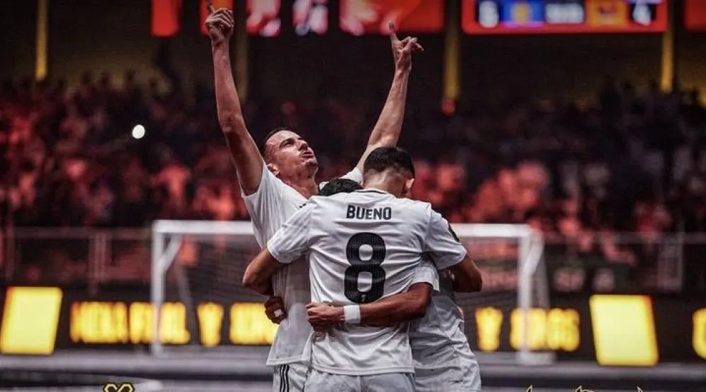 فرحة الفوز باللقب (الشرق الأوسط)