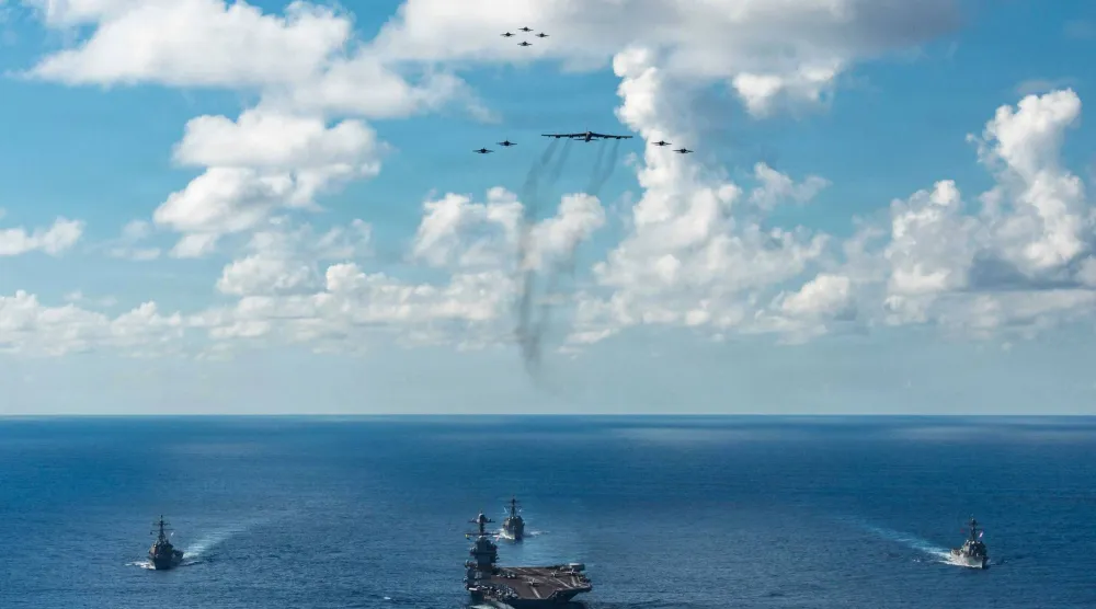 واشنطن نشرت طائرات من طراز «إف-35» وسفناً حربية وغواصة نووية في منطقة البحر الكاريبي بإطار تعزيزات عسكرية (أ.ف.ب)