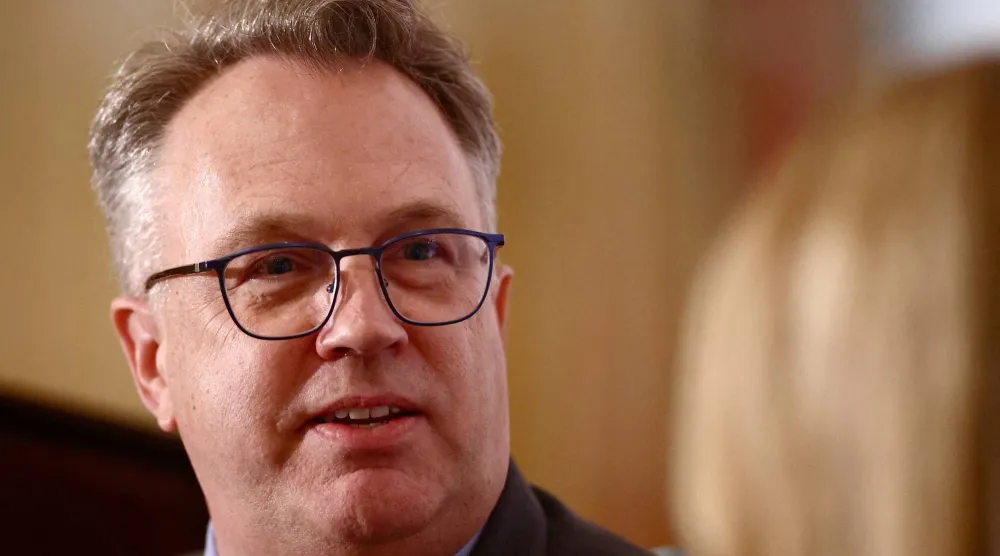 رئيس «الاحتياطي الفيدرالي» في نيويورك جون ويليامز يتحدث إلى النادي الاقتصادي في نيويورك (أرشيفية - رويترز)