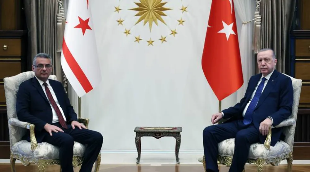إردوغان أكد عقب مباحثات مع رئيس «جمهورية شمال قبرص التركية» طوفان إرهورمان بأنقرة في 13 نوفمبر تمسكه بحل الدولتين (الرئاسة التركية)