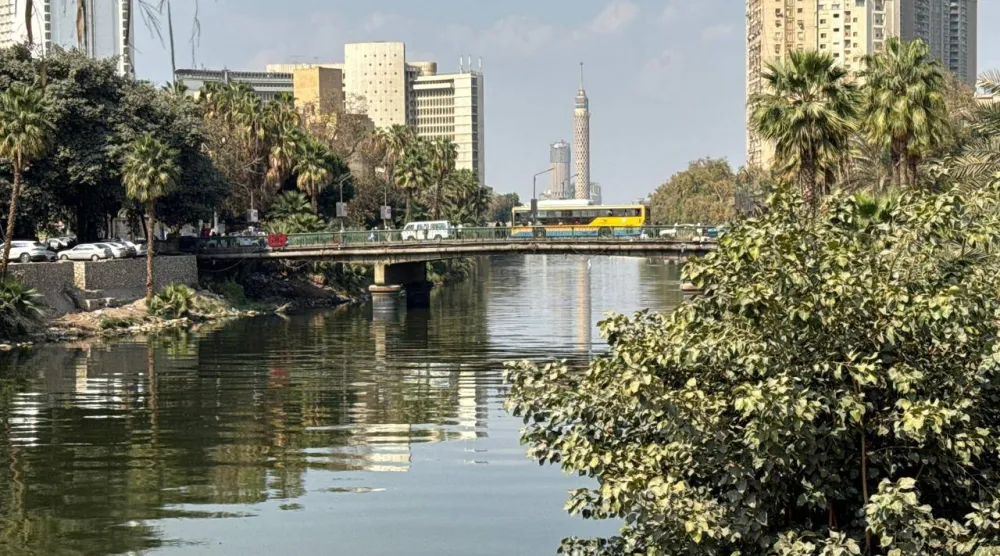 المصريون يترقبون زيادة في أسعار الاتصالات (تصوير عبد الفتاح فرج)