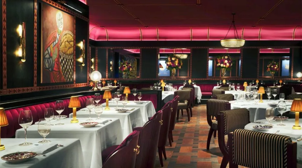 مطعم «كاربون»: حين تتحوّل المائدة إلى مسرح