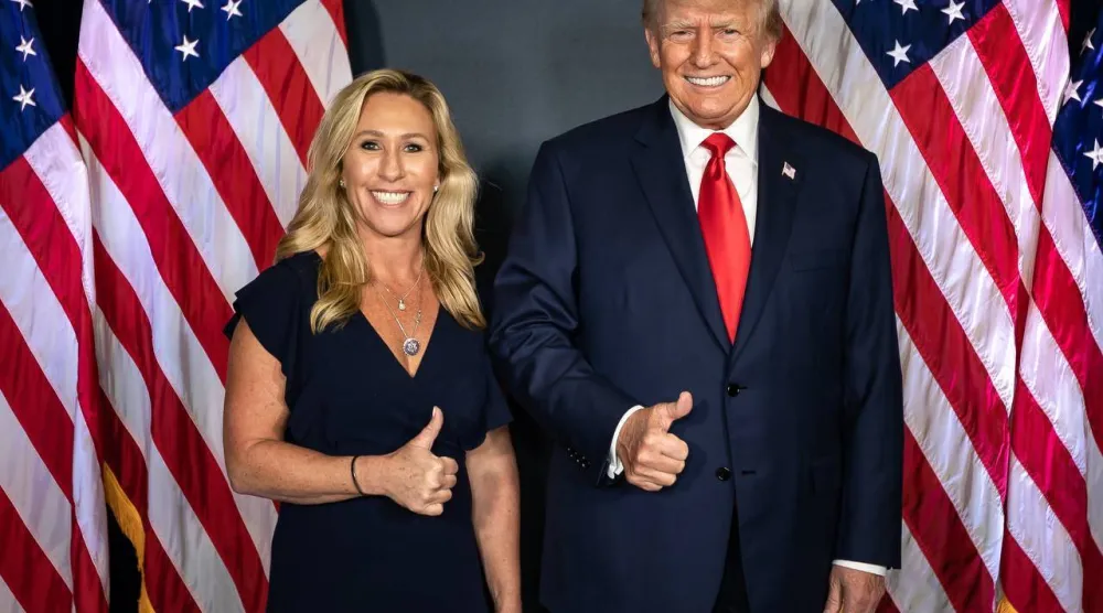 النائبة عن الحزب الجمهوري مارجوري تايلور غرين مع الرئيس الأميركي دونالد ترمب (حساب النائبة الأميركية عبر منصة إكس)