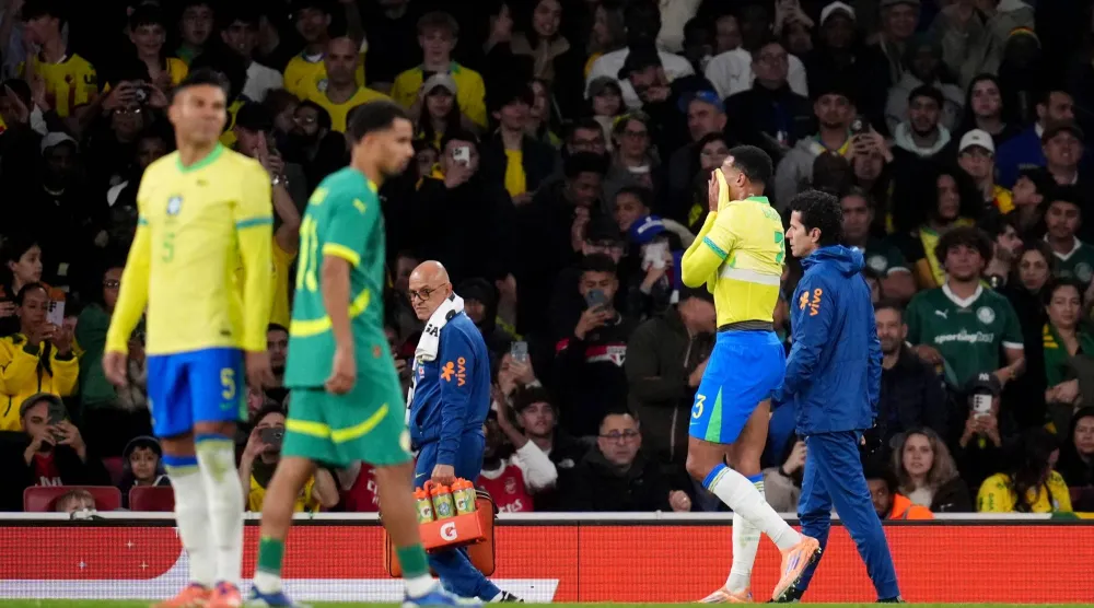 غابرييل متأثرا بالإصابة (د.ب.أ)