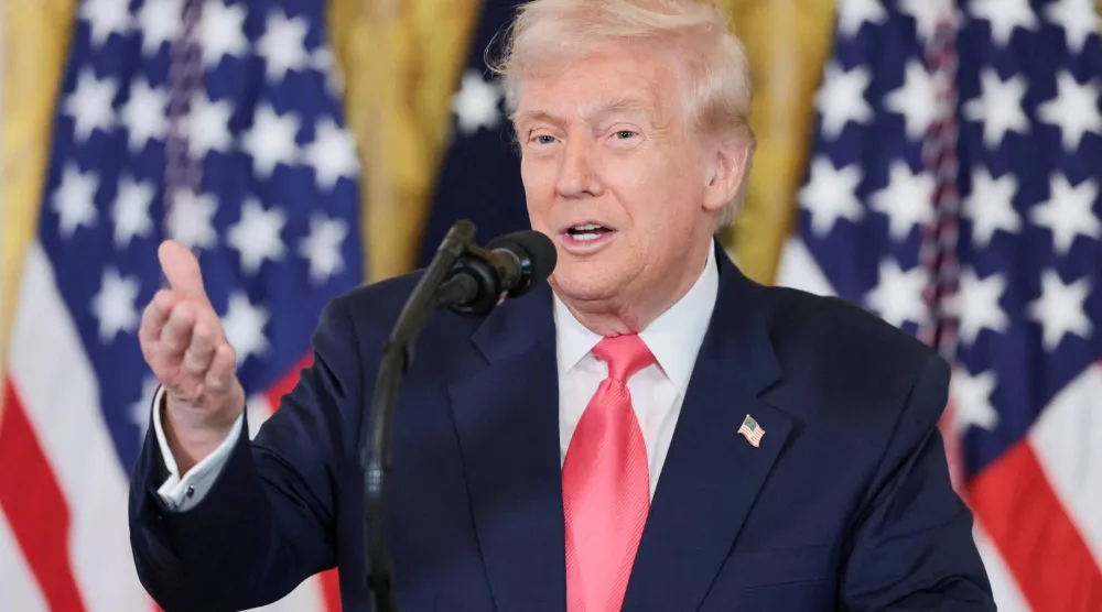 الرئيس الأميركي يتحدث في البيت الأبيض (رويترز)