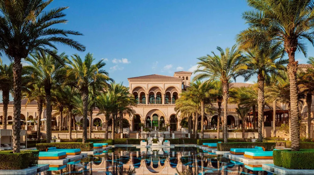 منتجع «ون أند أونلي» في الإمارات (الشركة)