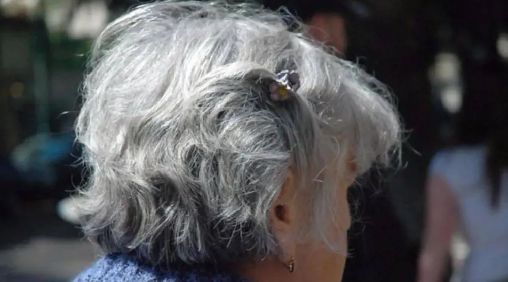 الشيب قد يعكس دفاع الجسم الطبيعي ضد السرطان (أرشيفية - رويترز)
