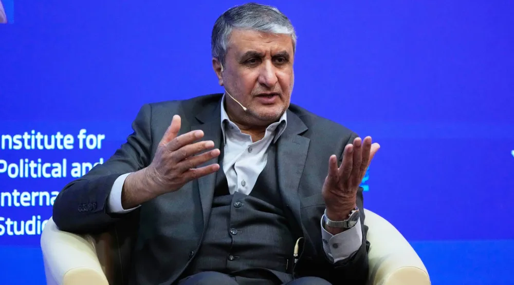 إسلامي يتحدث خلال «منتدى طهران للحوار» الأحد (أ.ب)