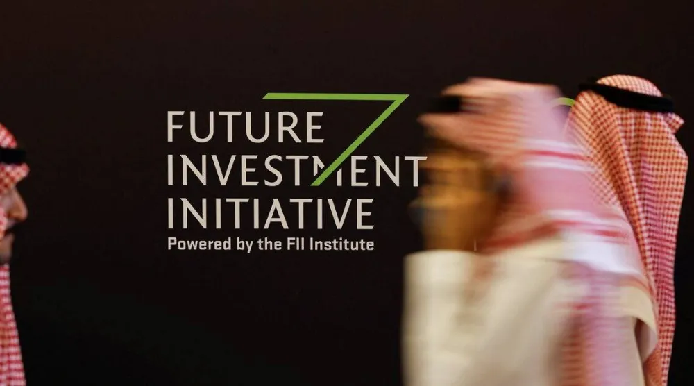 شعار «مؤسسة مبادرة مستقبل الاستثمار» في الرياض (رويترز)