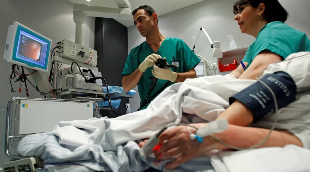 أكثر من مليونَي رجل يراجعون الطبيب سنوياً بسبب أعراض التهاب البروستاتا (رويترز)