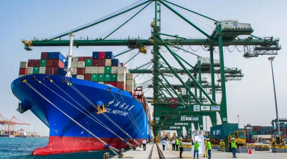 موظفون في مجال الخدمات اللوجيستية (وزارة النقل)