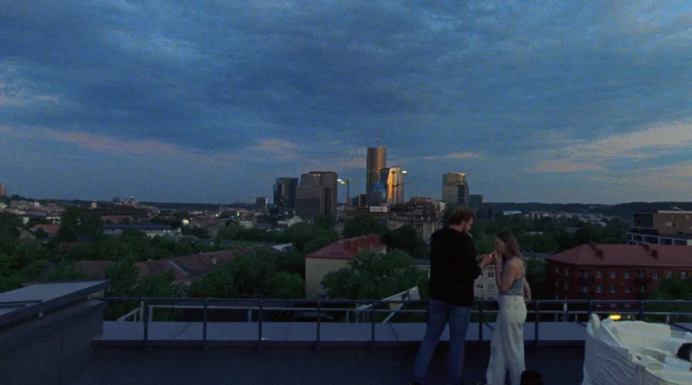 يناقش الفيلم قضايا اجتماعية حول علاقة الفرد بالأسرة (الشركة المنتجة)