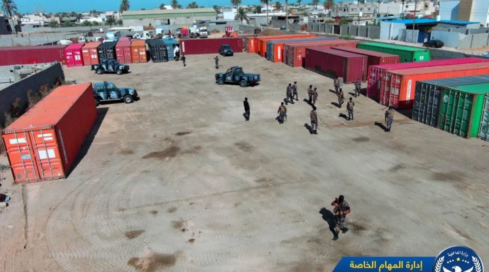 59 حاوية عثر بداخلها على قوارب مجهزة لتهريب المهاجرين عبر البحر (إدارة المهام الخاصة بغرب ليبيا)