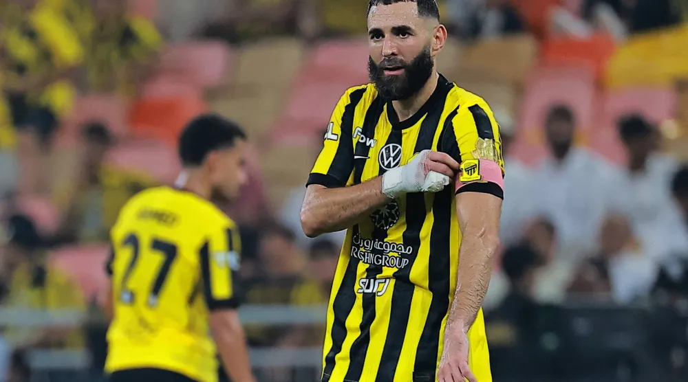 كريم بنزيمة نجم وقائد نادي الاتحاد (رويترز)