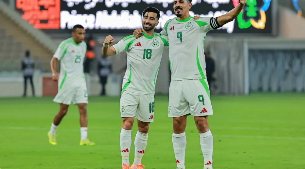 بونجاح خلال مواجهة الجزائر وزيمبابوي الودية (محمد المانع)