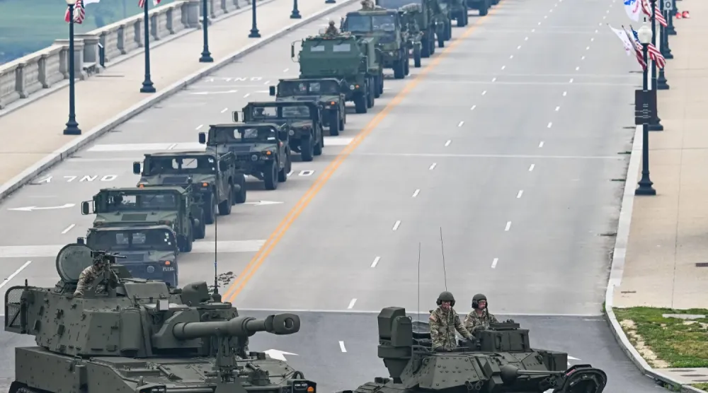 Askerî geçit töreninde ABD ordusu tankları (AFP)